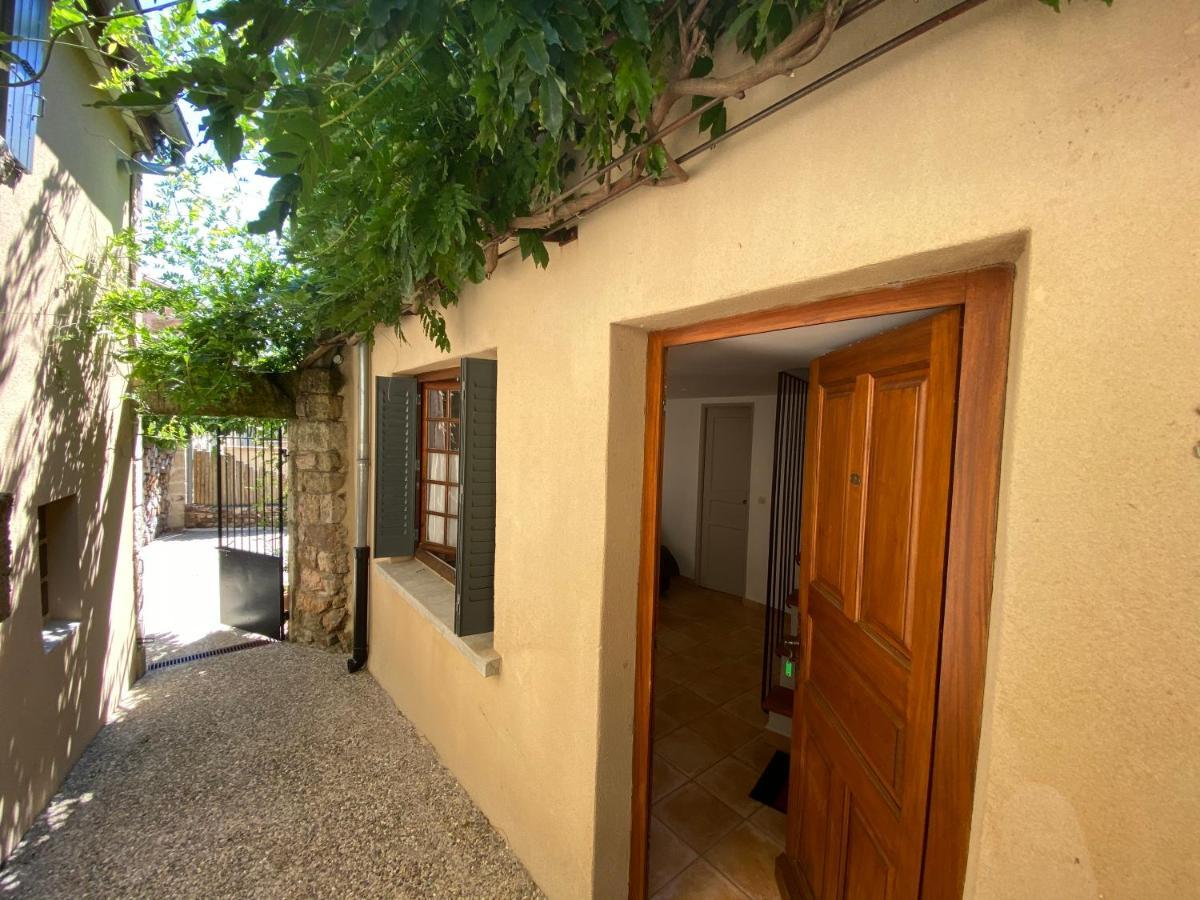 Auberge De La Tour De Brison Sanilhac  Quarto foto