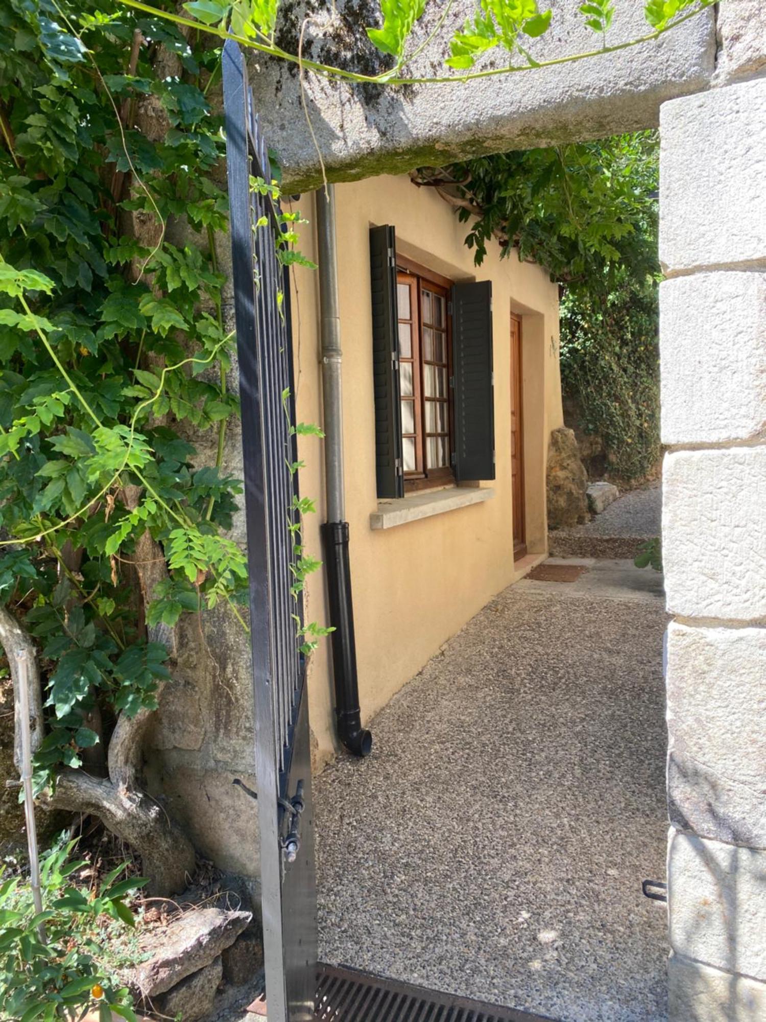Auberge De La Tour De Brison Sanilhac  Quarto foto